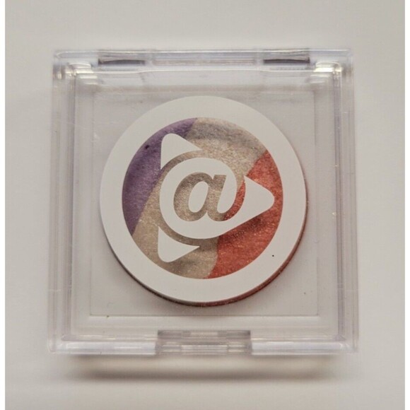 NWOB‎ Mary Kay at Play Baked Eye Trio Eye Shadow Sunset Beach .07oz 2g - Picture 1 of 3